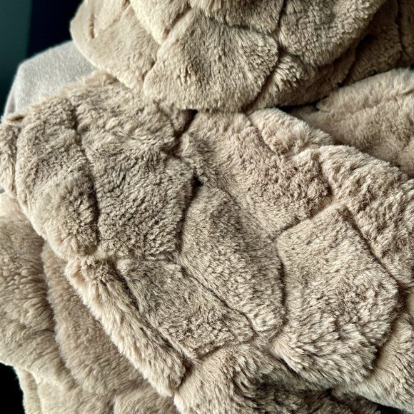 JOSEPH RIBKOFF NUDE COLOR SIZE 2 COWL LONGSLEEVES - Picture 5 of 7